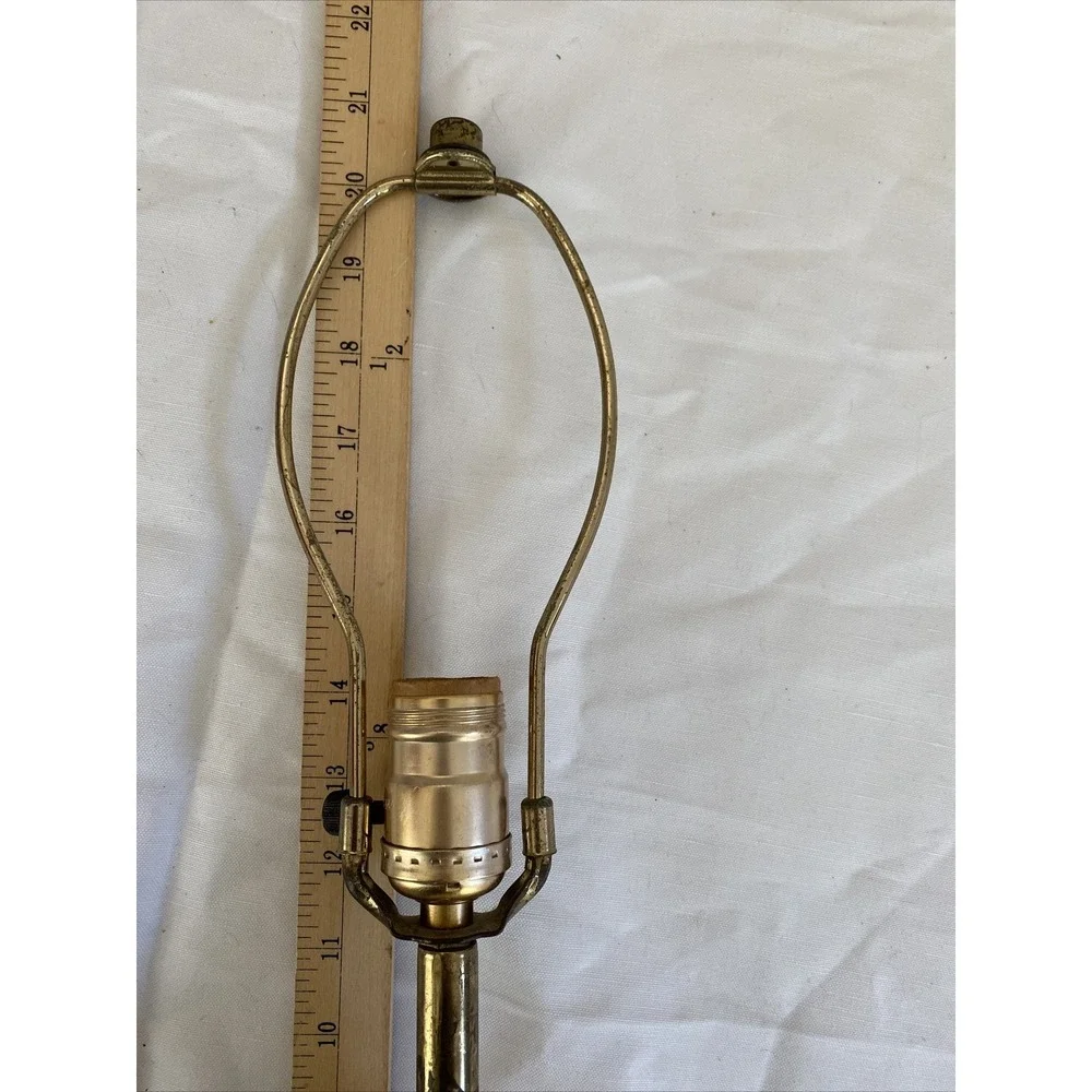 VTG Metal Tole Style Table Lamp White Gold‎ Floral 21